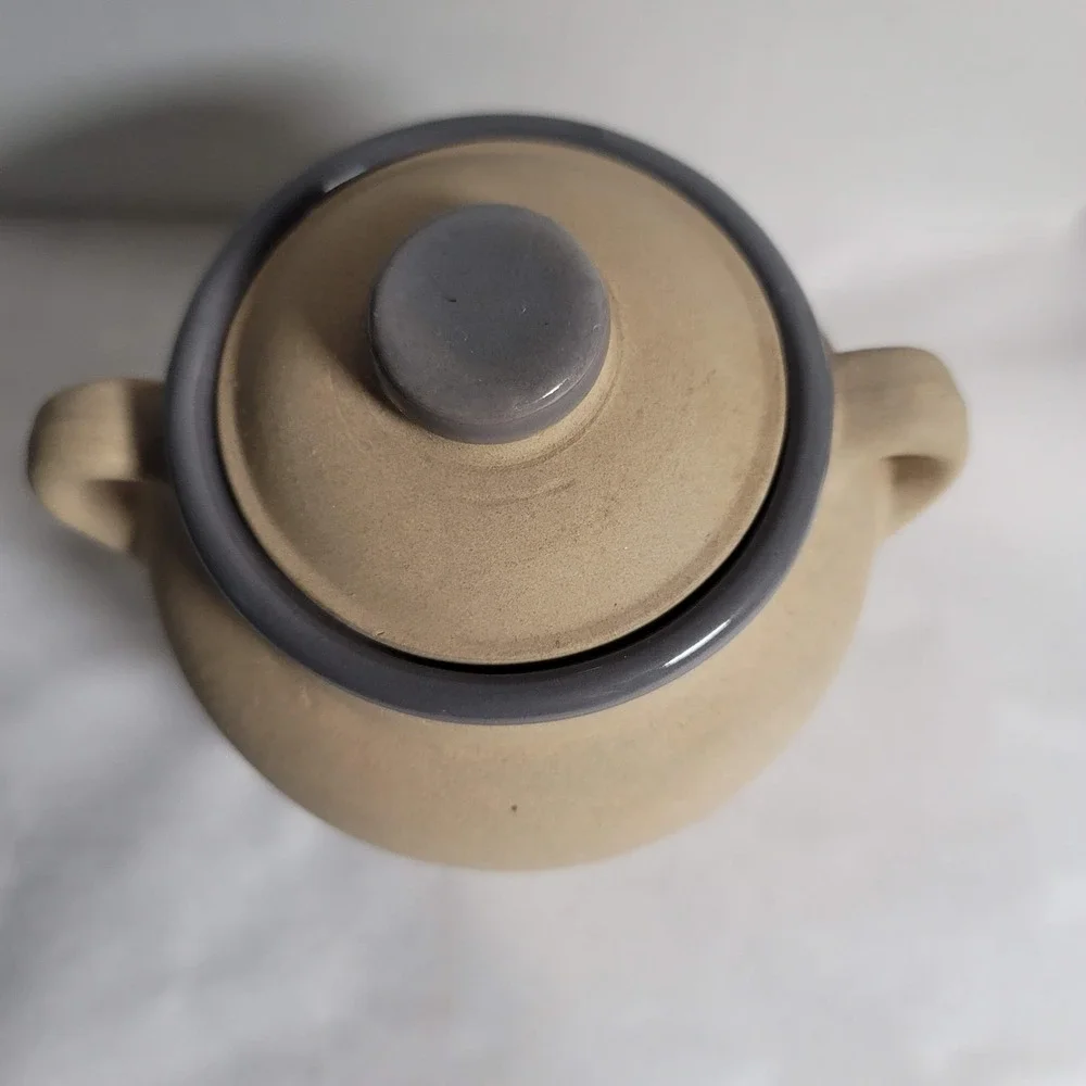 American Stoneware Factory‎ USA Small Crock Jar Gray Rim Lidded Pot Rustic Decor